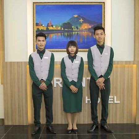 Orient Hotel Мандалей Екстериор снимка
