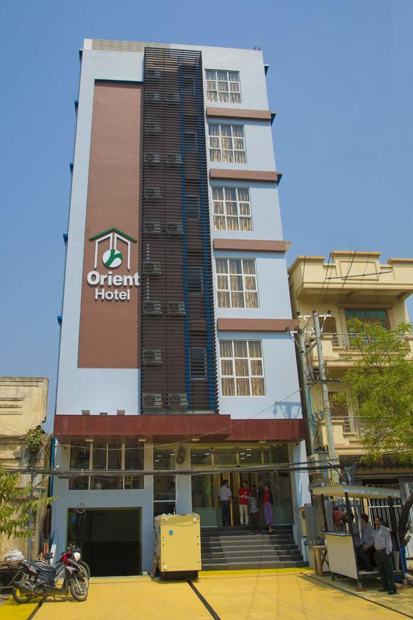 Orient Hotel Мандалей Екстериор снимка