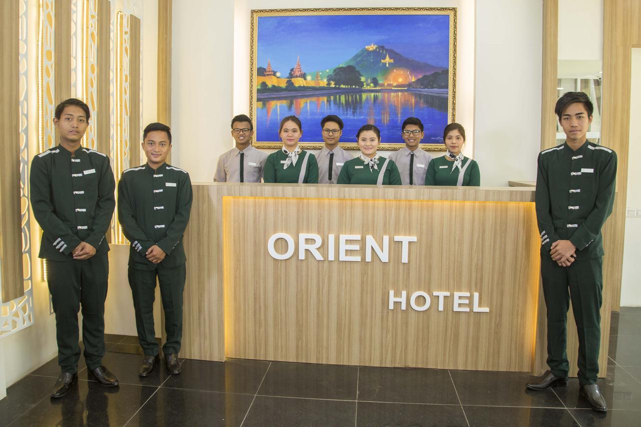 Orient Hotel Мандалей Екстериор снимка