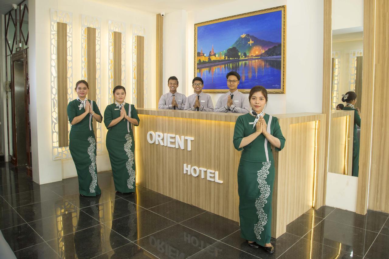 Orient Hotel Мандалей Екстериор снимка